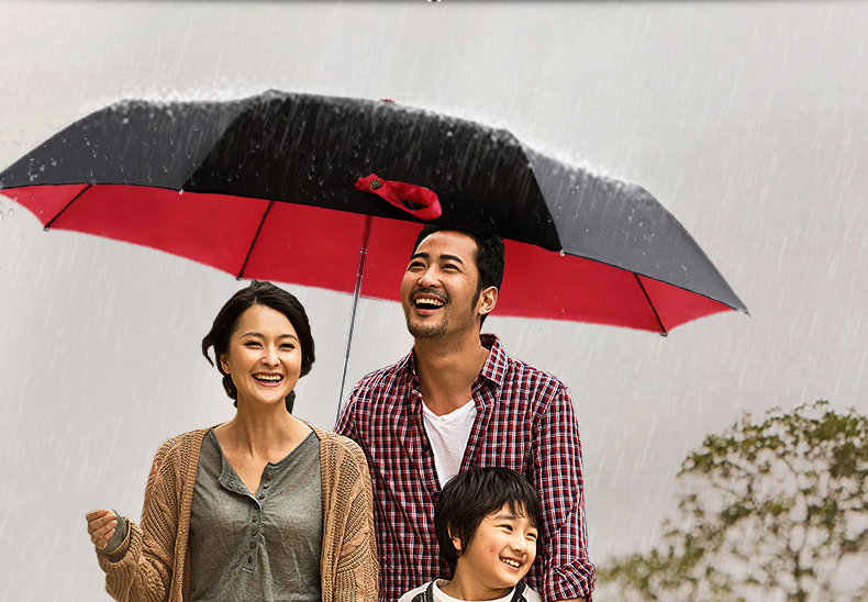 Ô dù tự động đen đỏ mang đến vẻ đẹp đầy ấn tượng Ô dù tự động đen đỏ mang đến vẻ đẹp đầy ấn tượng